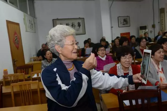 【中國網(wǎng)事·感動河北】人老心不老,！她們是網(wǎng)紅奶奶組合！
